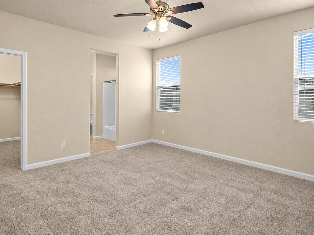 1129 S Carriage Ave S, Fresno, CA 93727