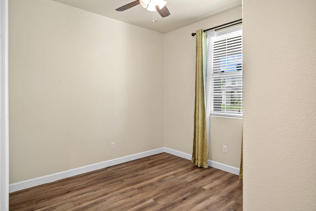 1129 S Carriage Ave S, Fresno, CA 93727