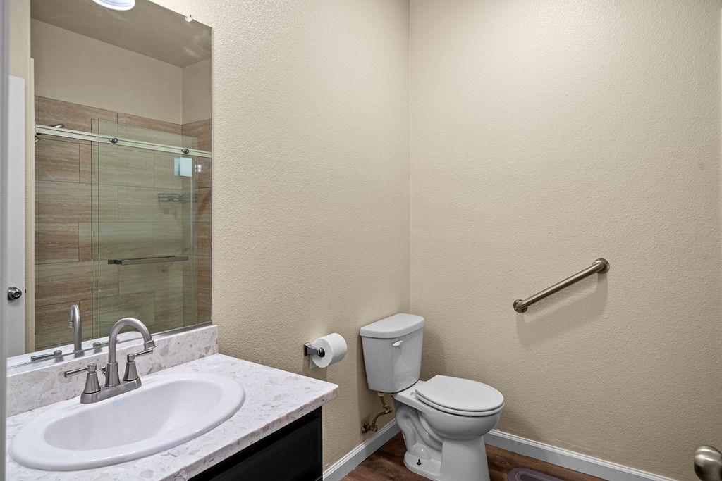 1129 S Carriage Ave S, Fresno, CA 93727