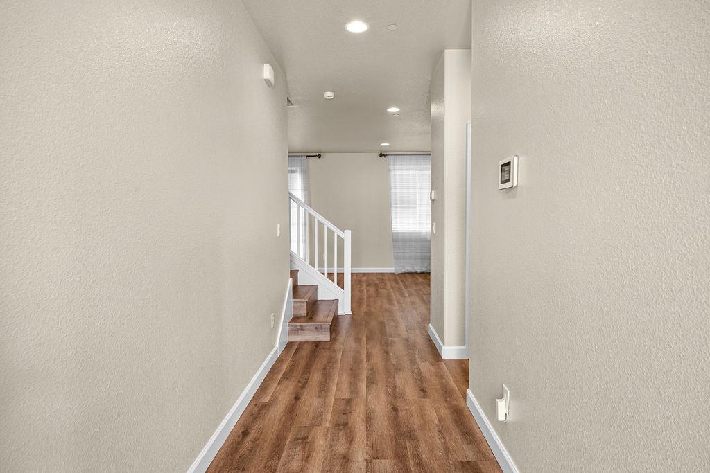 1129 S Carriage Ave S, Fresno, CA 93727