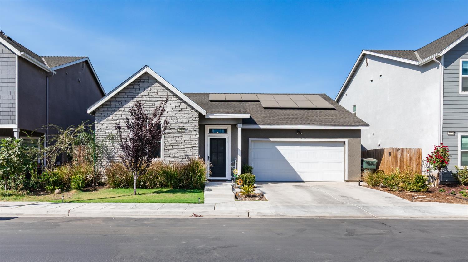 5869 E Alexander, Fresno, CA 93727