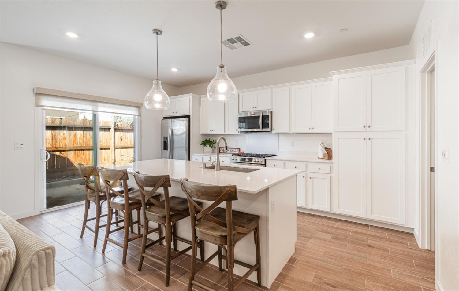 5869 E Alexander, Fresno, CA 93727