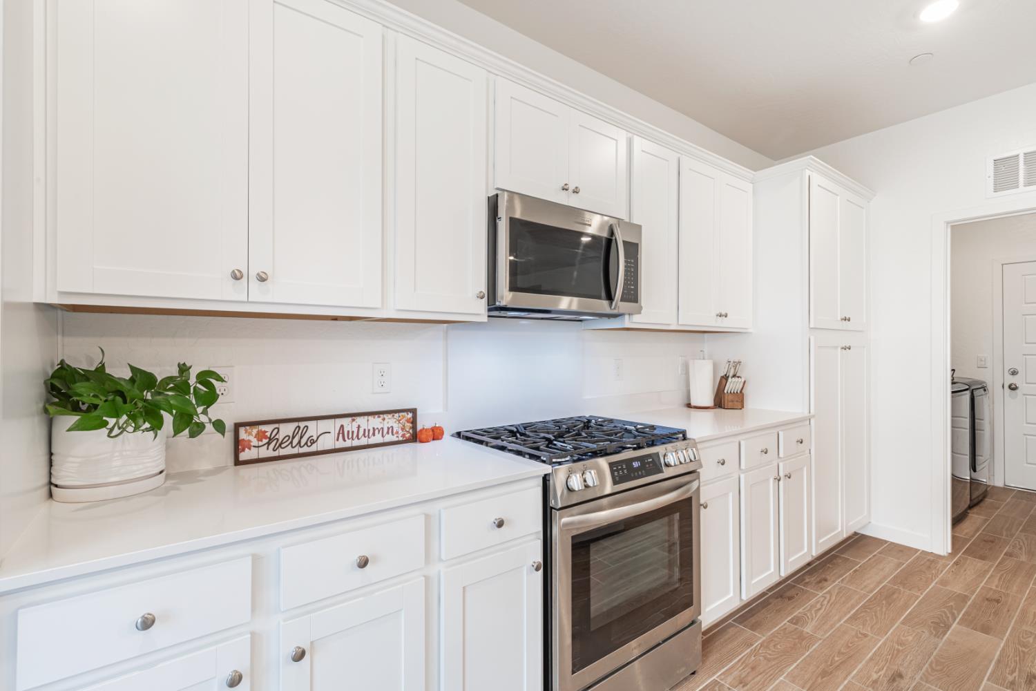 5869 E Alexander, Fresno, CA 93727