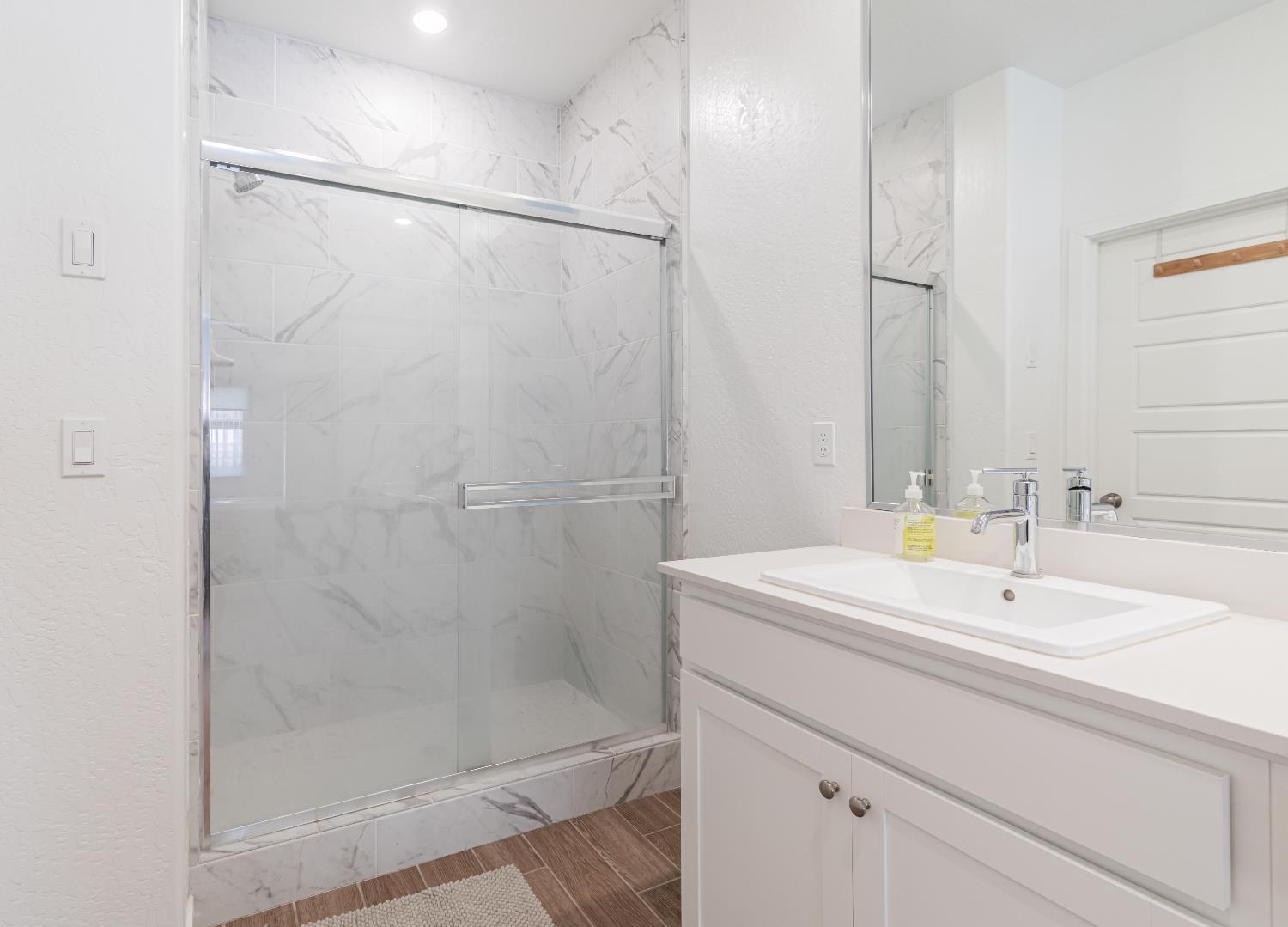 5869 E Alexander, Fresno, CA 93727