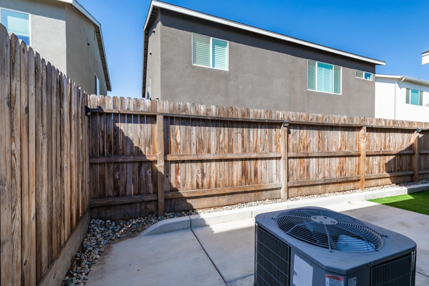 5869 E Alexander, Fresno, CA 93727