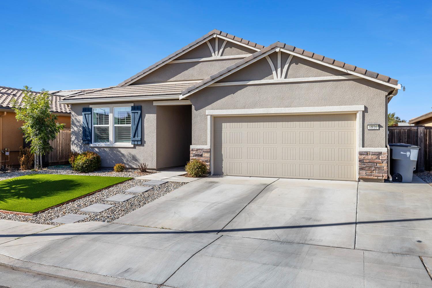 6816 E Woodward Ave, Fresno, CA 93727