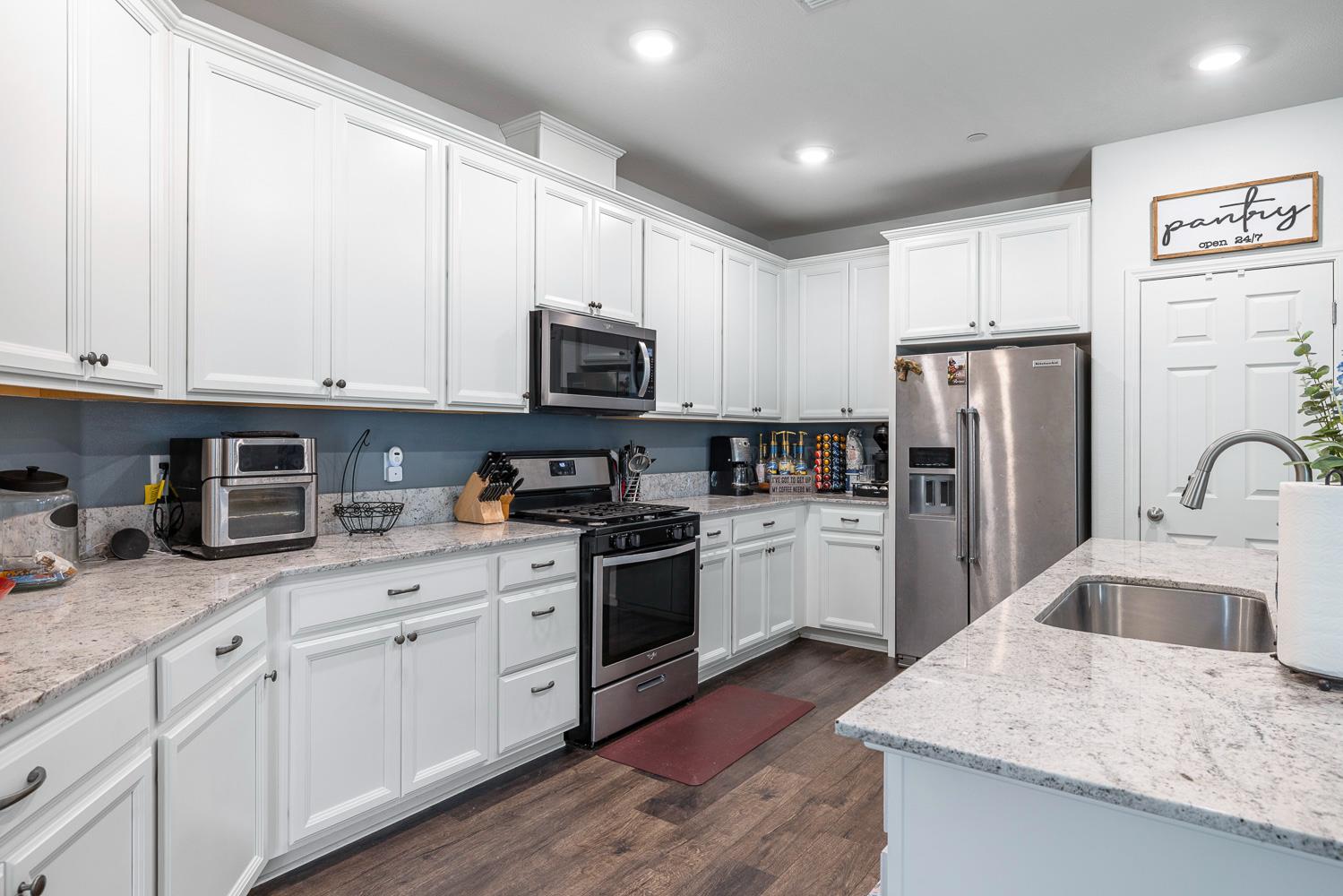 6816 E Woodward Ave, Fresno, CA 93727