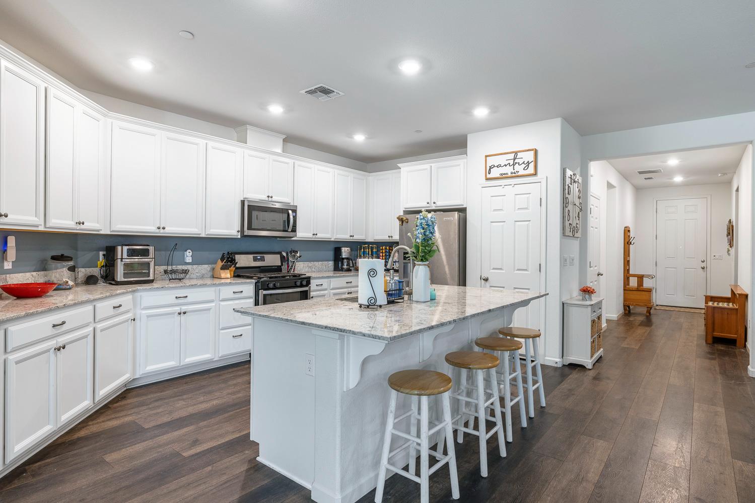 6816 E Woodward Ave, Fresno, CA 93727
