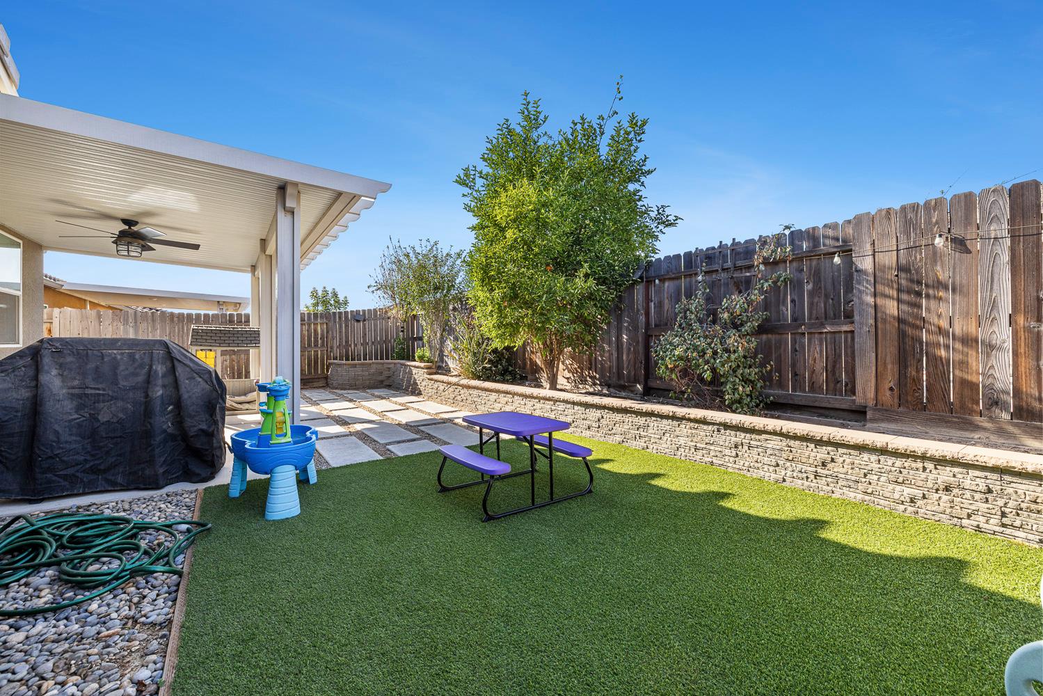 6816 E Woodward Ave, Fresno, CA 93727