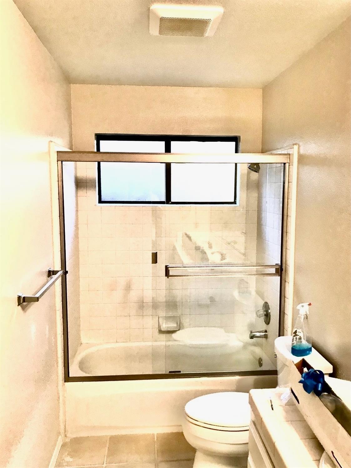 6510 N State Ave, Fresno, CA 93722