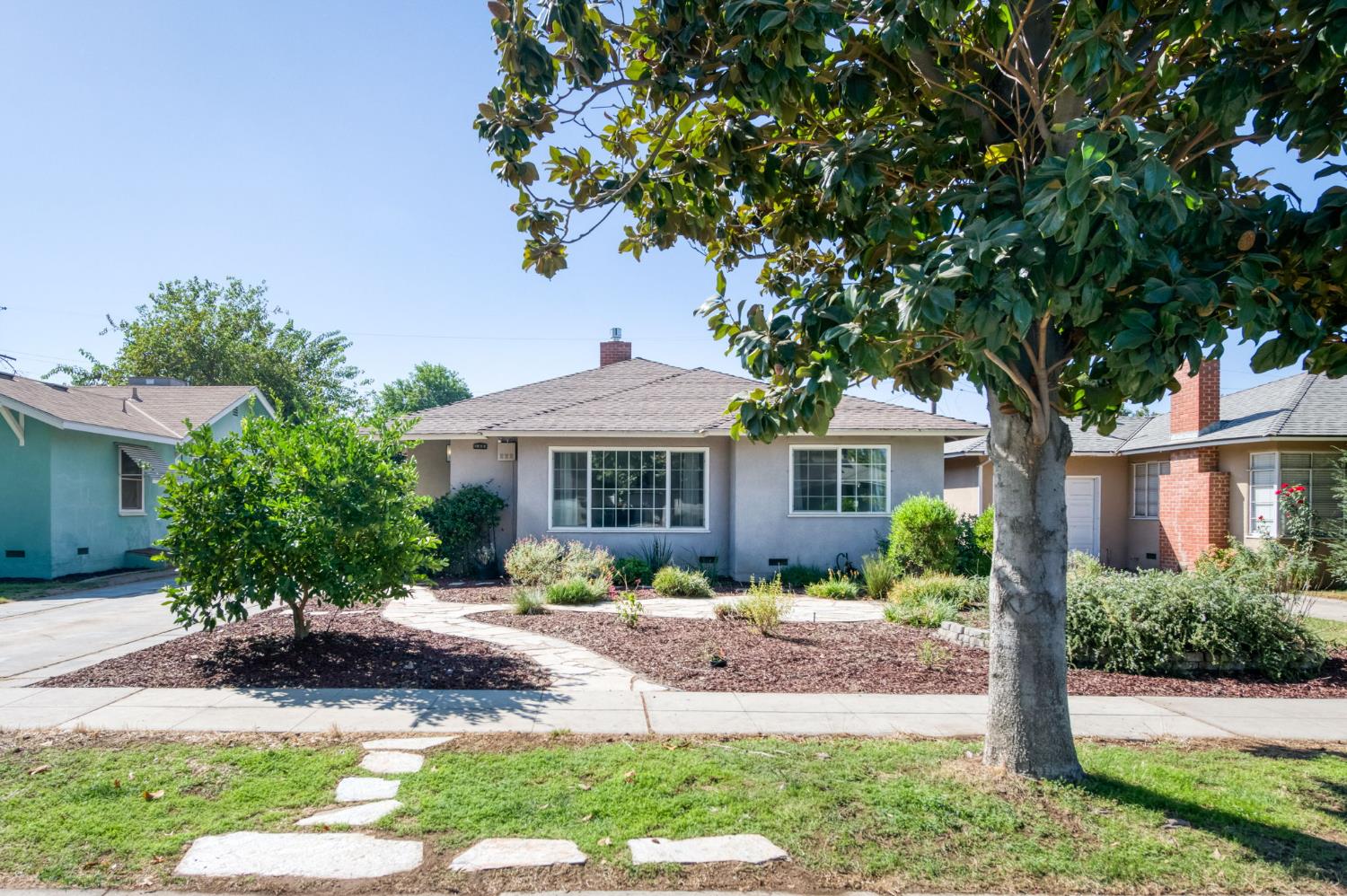 146 E Garland Ave, Fresno, CA 93704