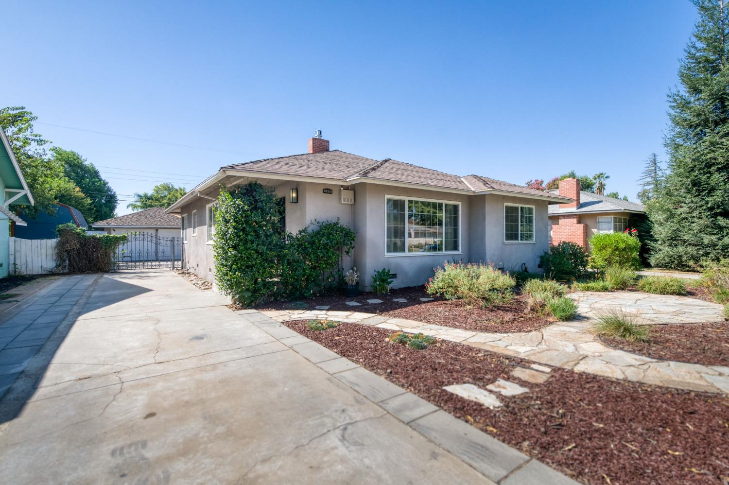 146 E Garland Ave, Fresno, CA 93704