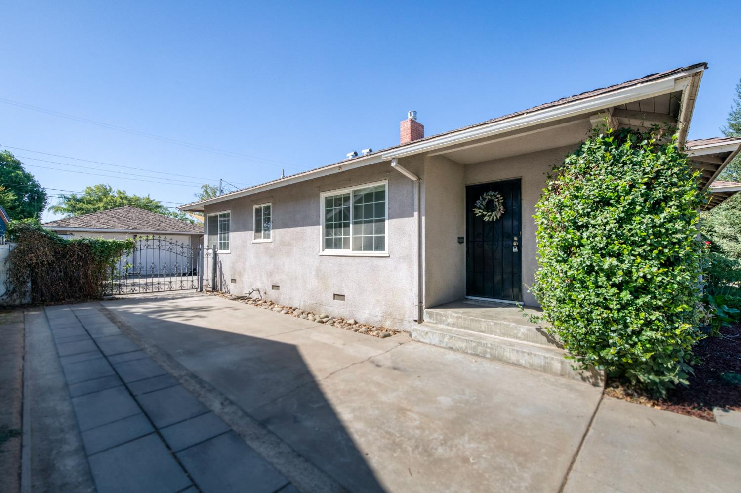 146 E Garland Ave, Fresno, CA 93704