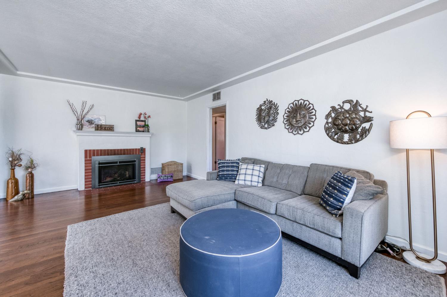 146 E Garland Ave, Fresno, CA 93704