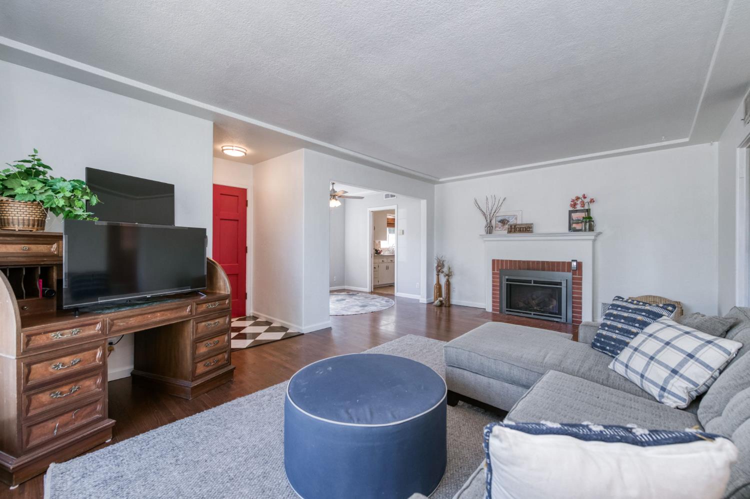 146 E Garland Ave, Fresno, CA 93704