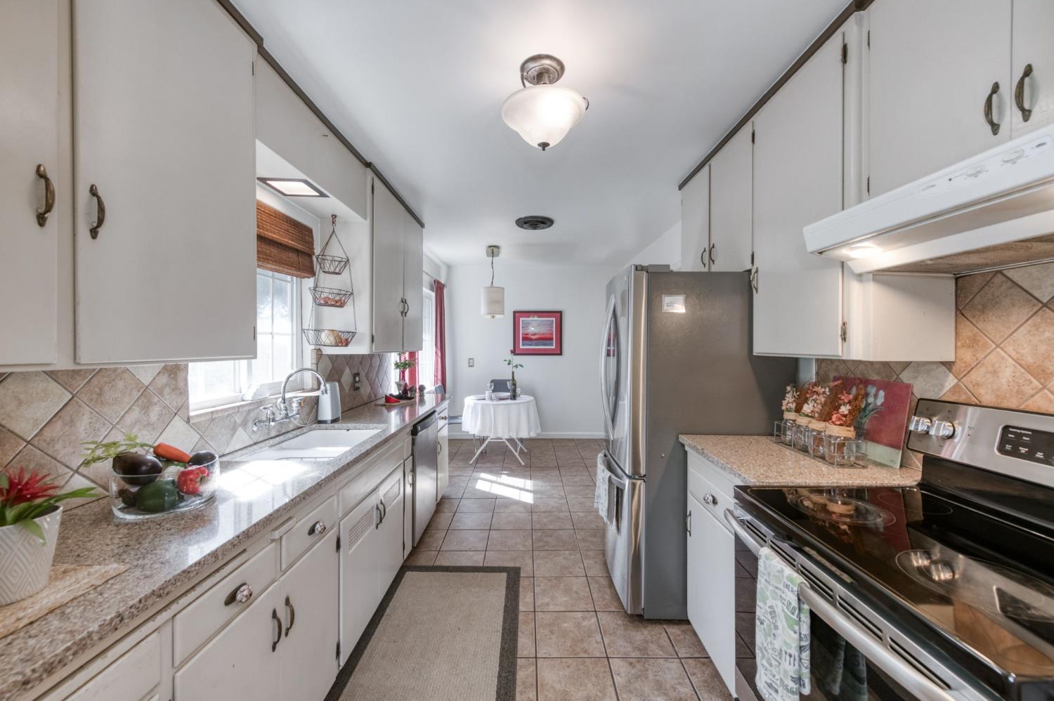 146 E Garland Ave, Fresno, CA 93704