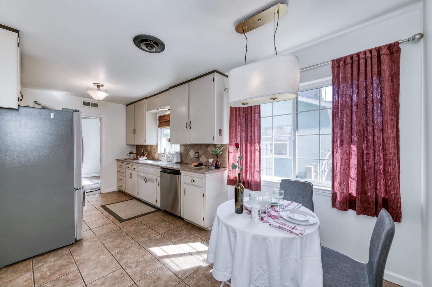 146 E Garland Ave, Fresno, CA 93704