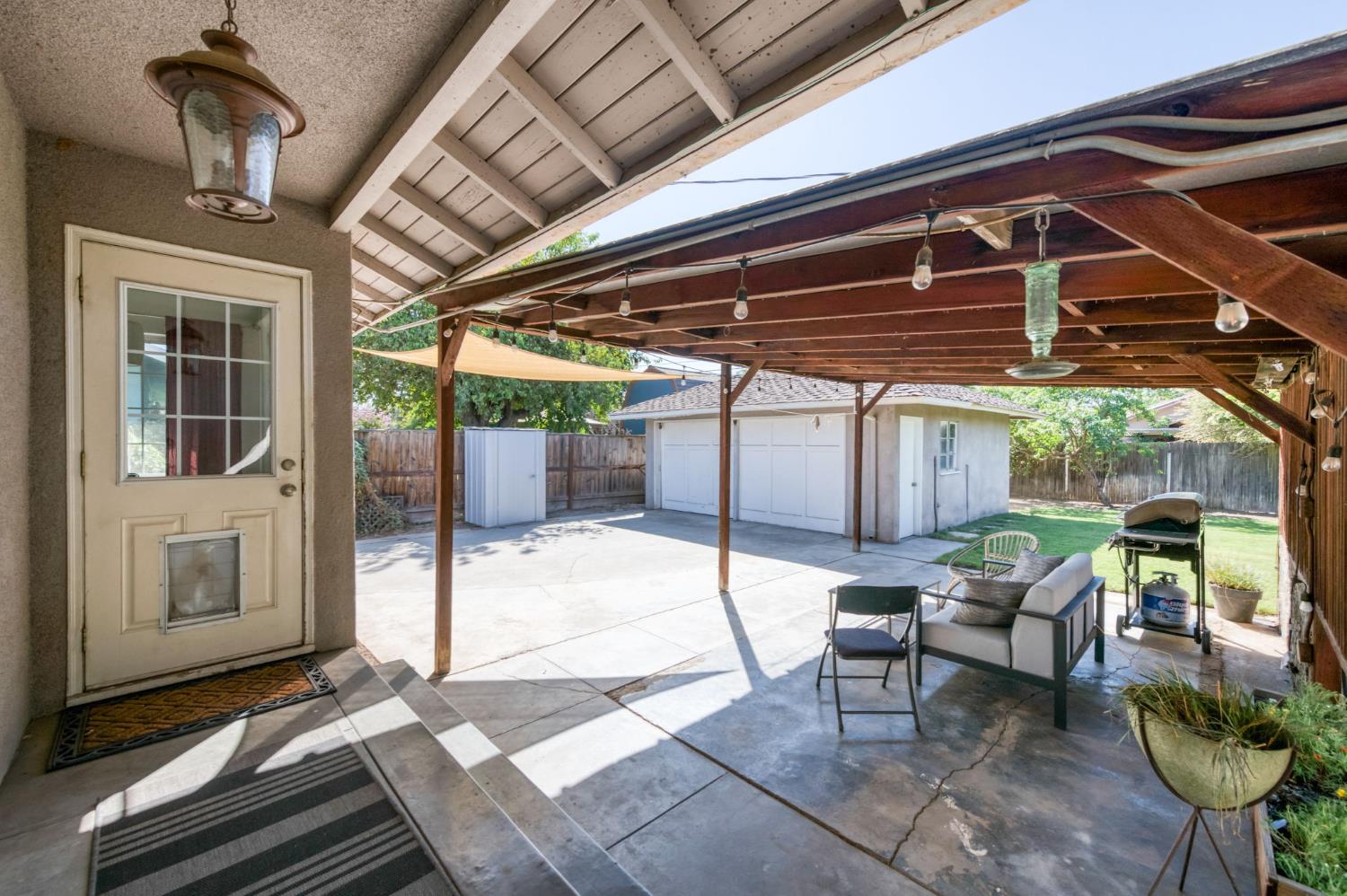 146 E Garland Ave, Fresno, CA 93704