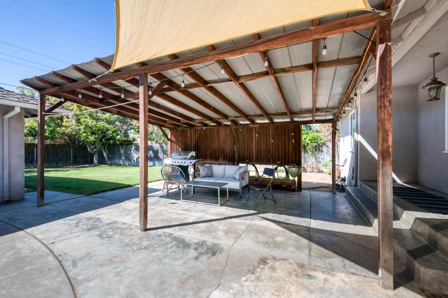146 E Garland Ave, Fresno, CA 93704