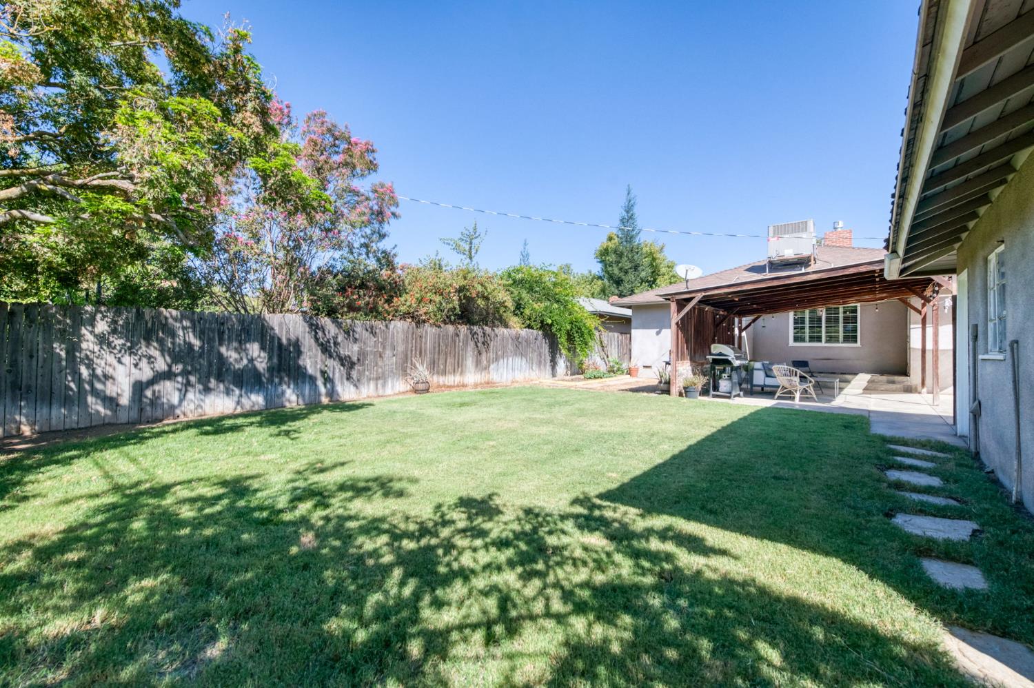 146 E Garland Ave, Fresno, CA 93704