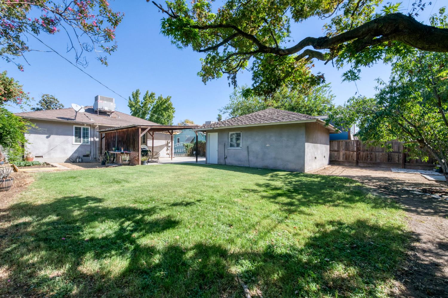 146 E Garland Ave, Fresno, CA 93704
