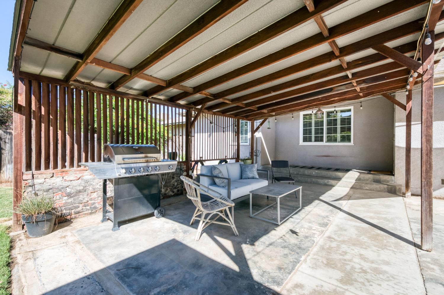 146 E Garland Ave, Fresno, CA 93704