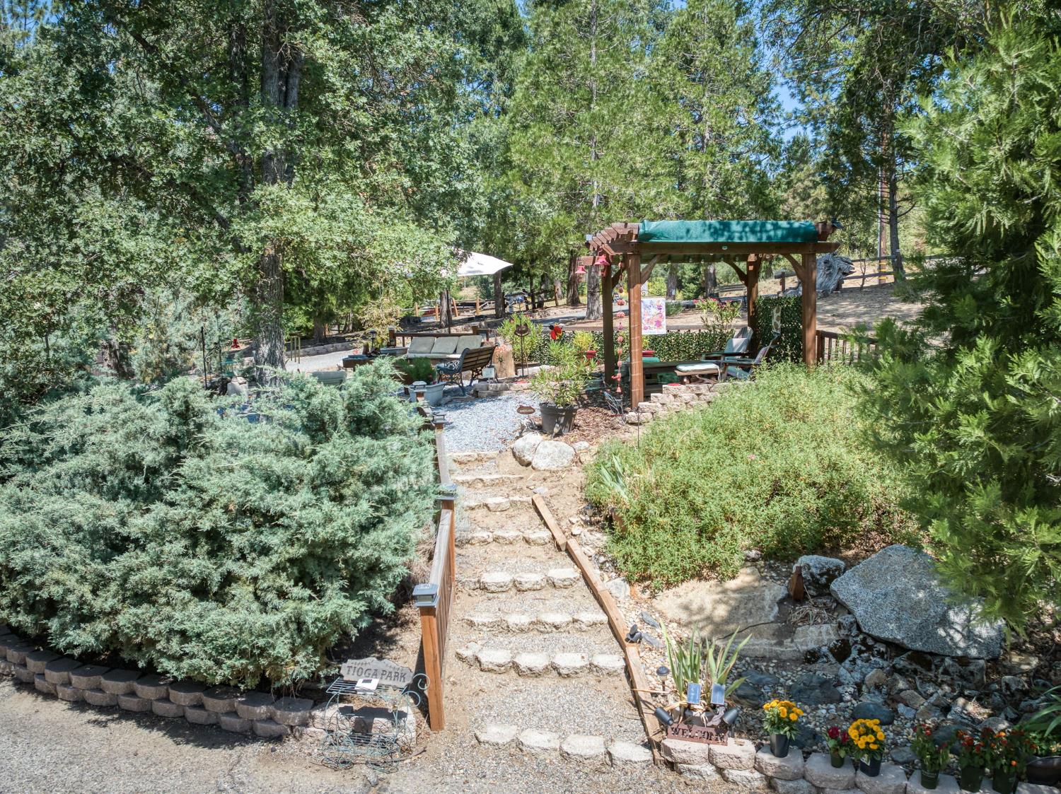 40325 Goldside Dr, Oakhurst, CA 93644