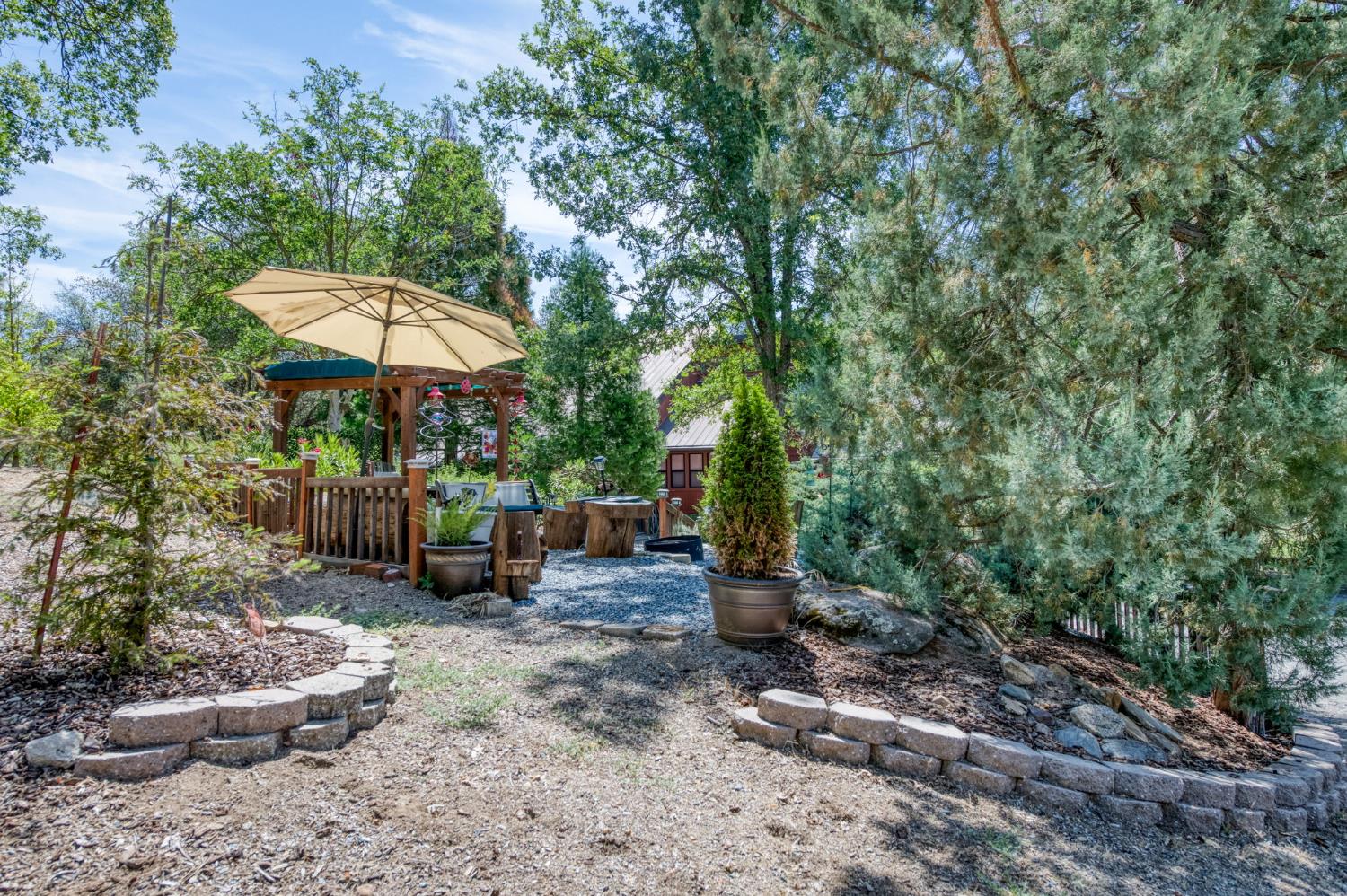 40325 Goldside Dr, Oakhurst, CA 93644