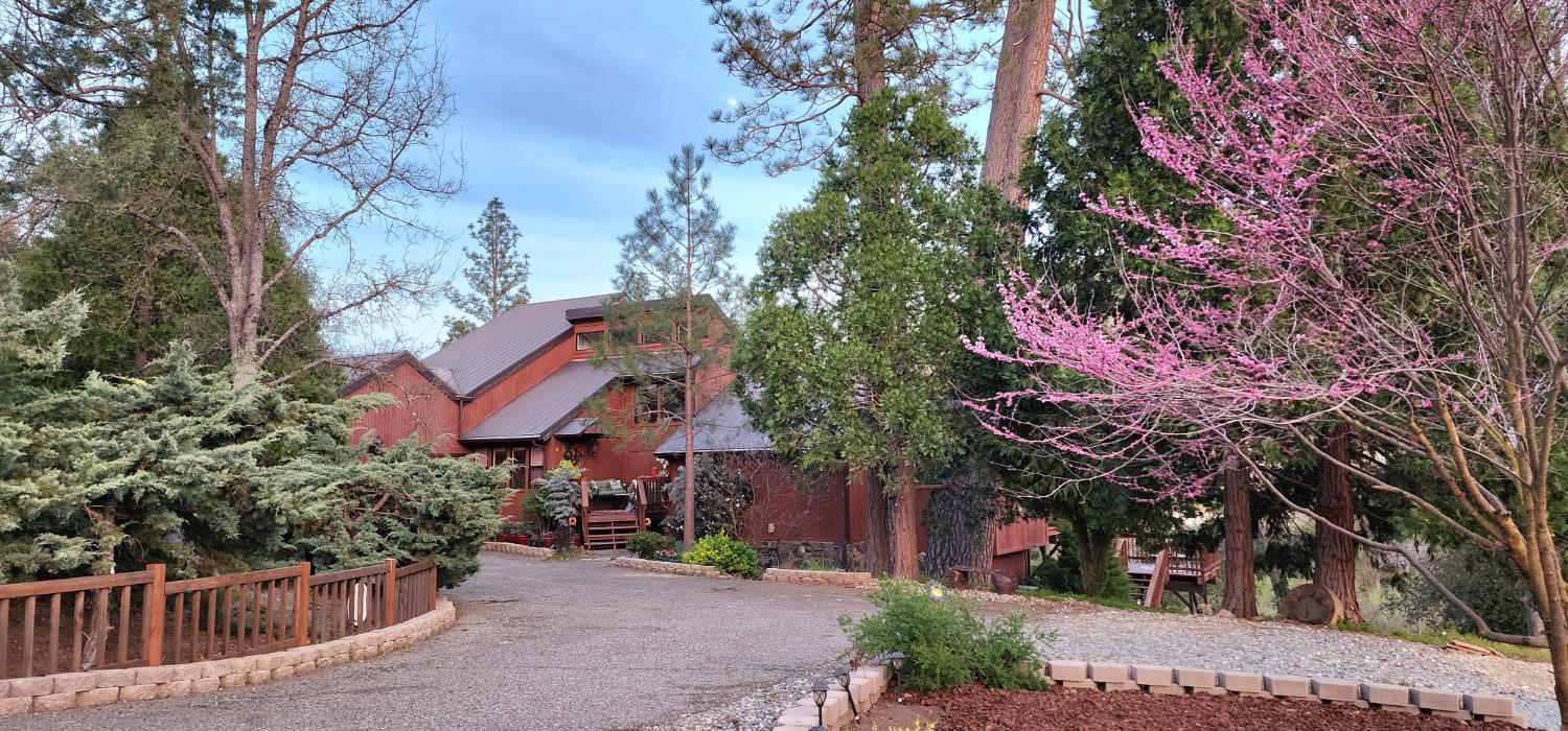 40325 Goldside Dr, Oakhurst, CA 93644