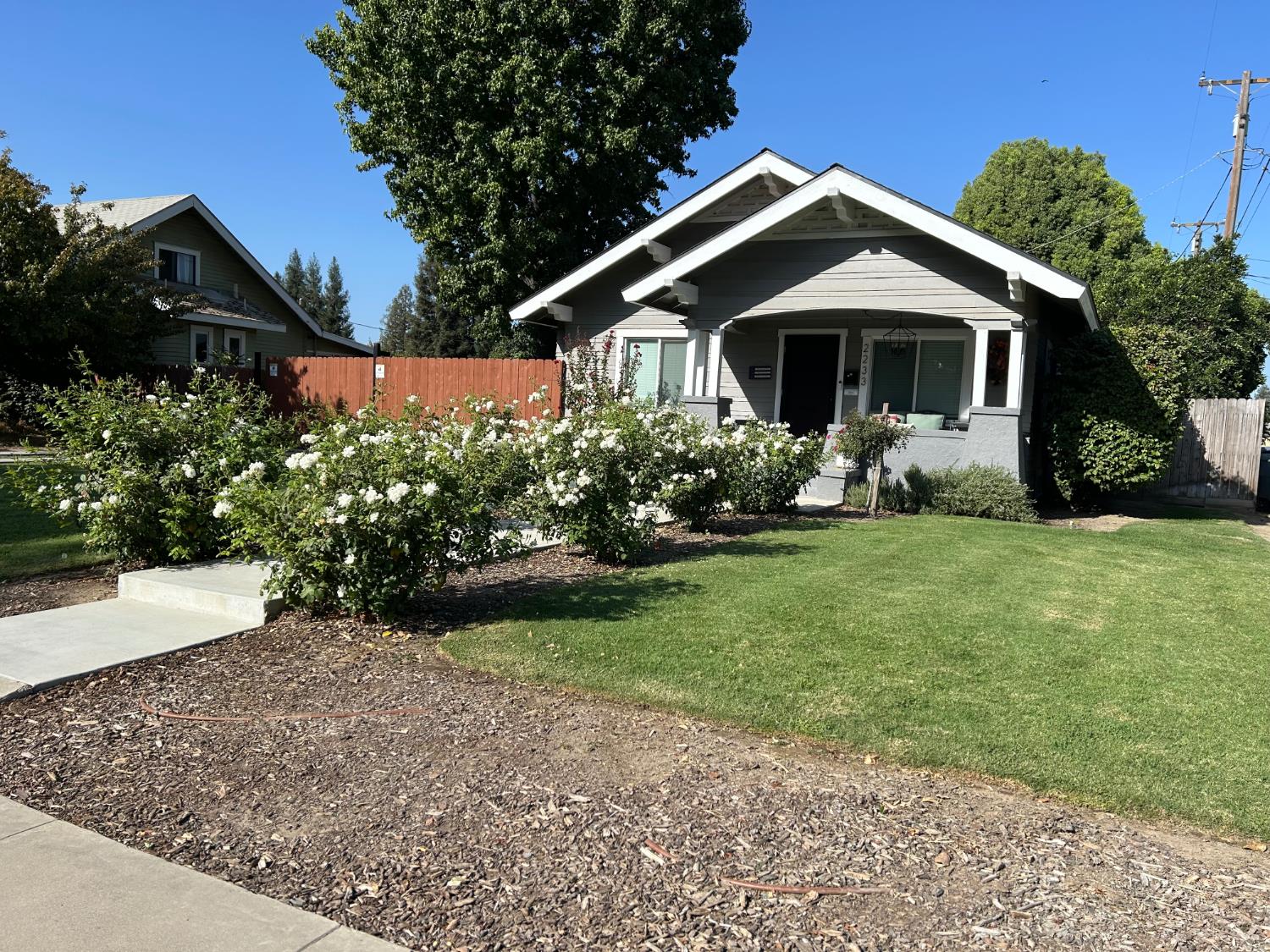 2233 14th Ave, Kingsburg, CA 93631