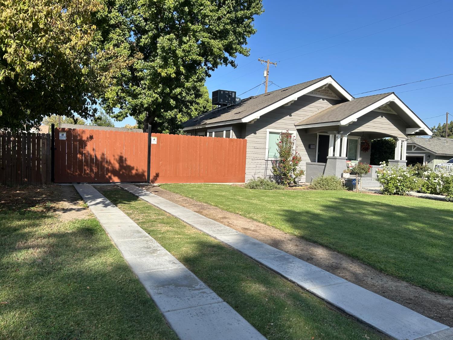 2233 14th Ave, Kingsburg, CA 93631