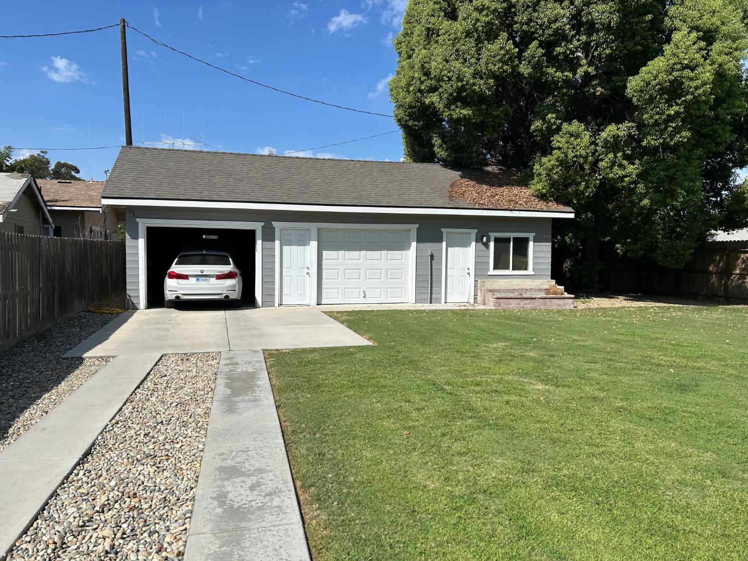 2233 14th Ave, Kingsburg, CA 93631
