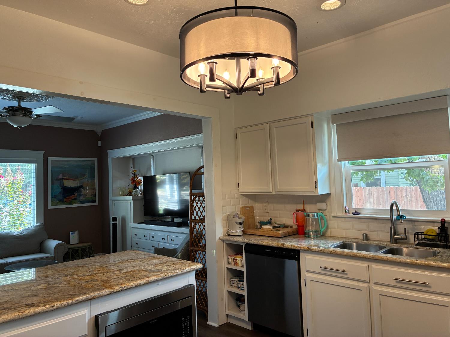 2233 14th Ave, Kingsburg, CA 93631