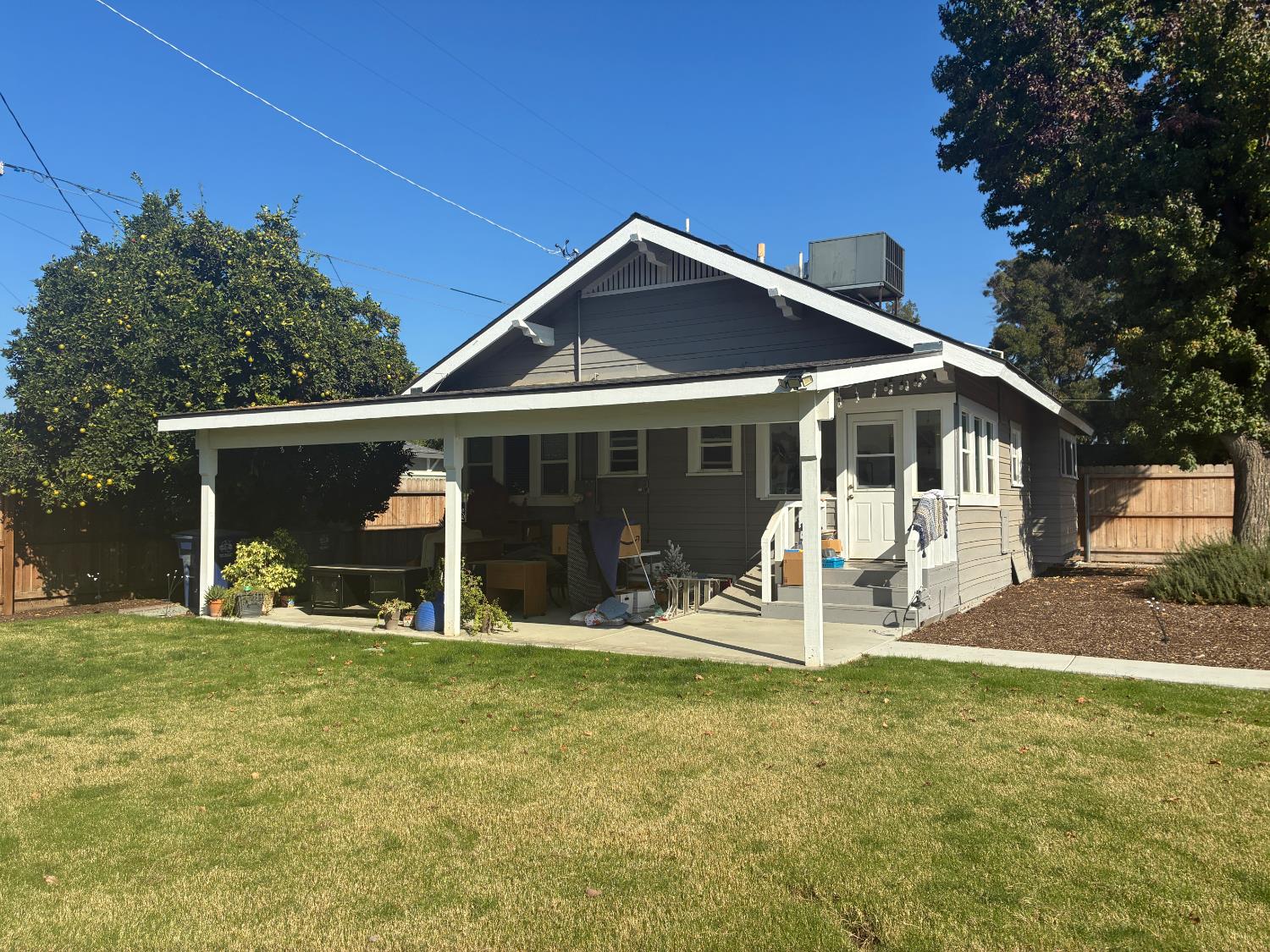 2233 14th Ave, Kingsburg, CA 93631