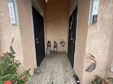 218 E 51st St, Los Angeles, CA 90011