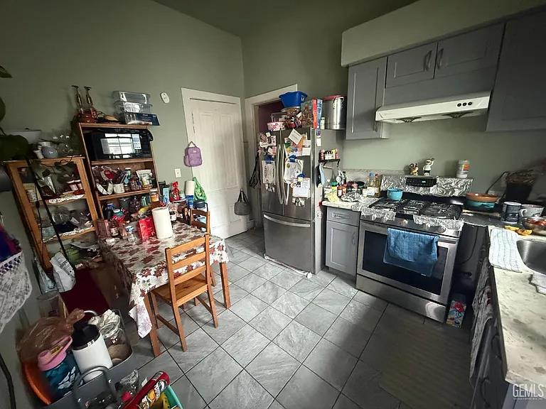 218 E 51st St, Los Angeles, CA 90011