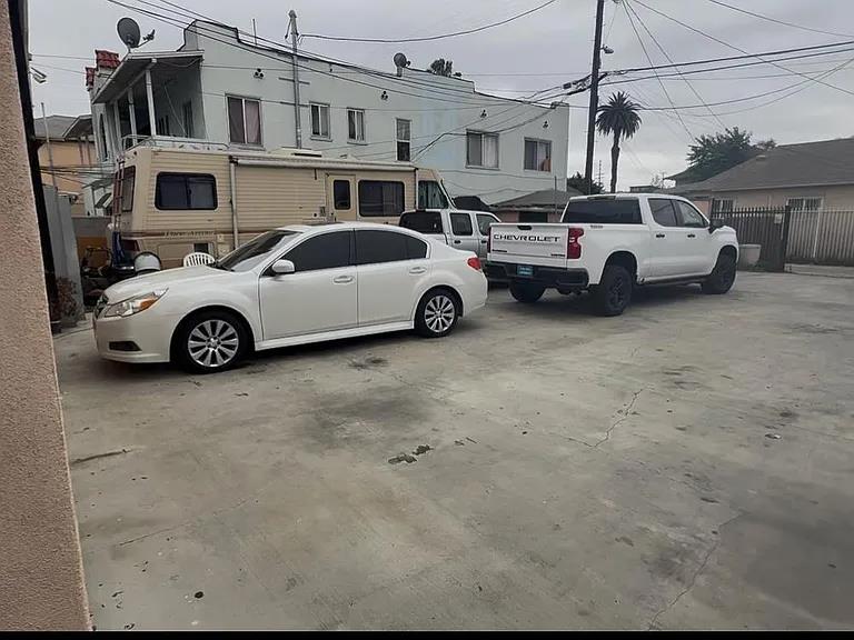 218 E 51st St, Los Angeles, CA 90011