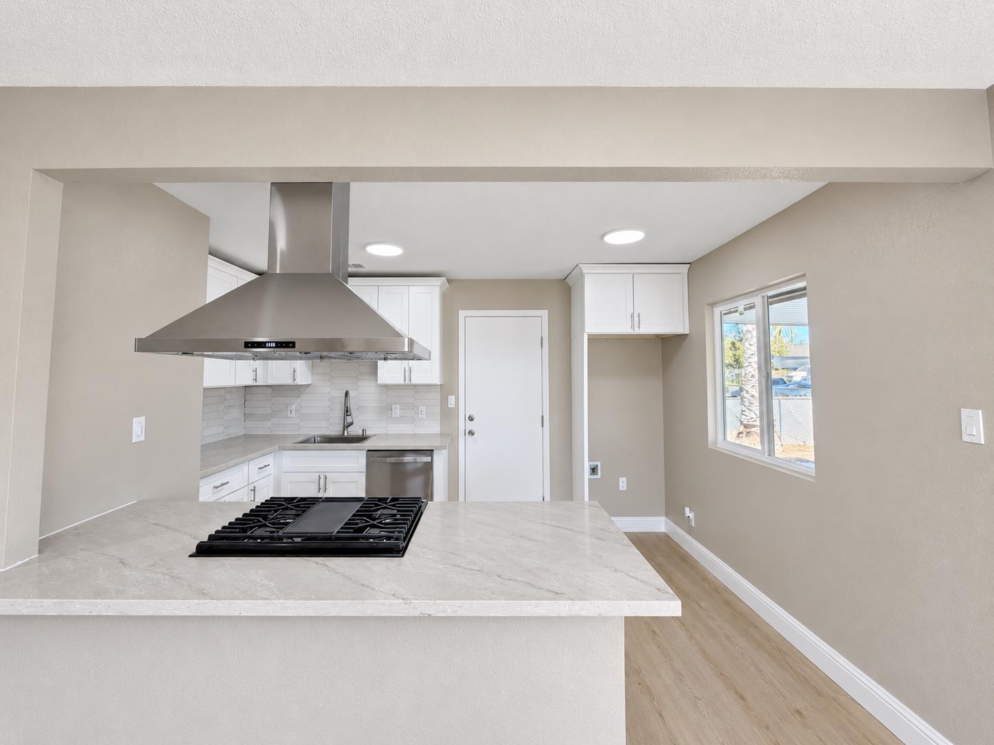 8575 7Th St, San Joaquin, CA 93660