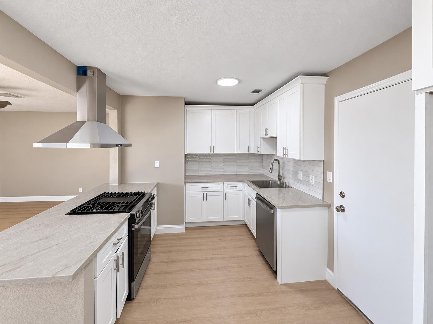 8575 7Th St, San Joaquin, CA 93660