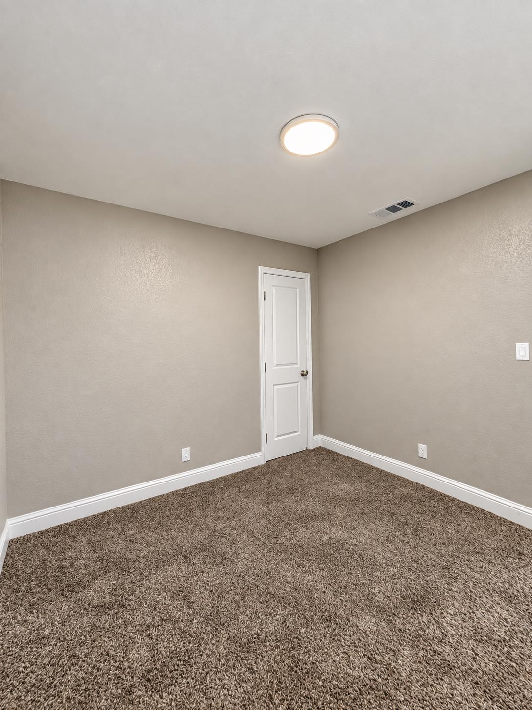 8575 7Th St, San Joaquin, CA 93660