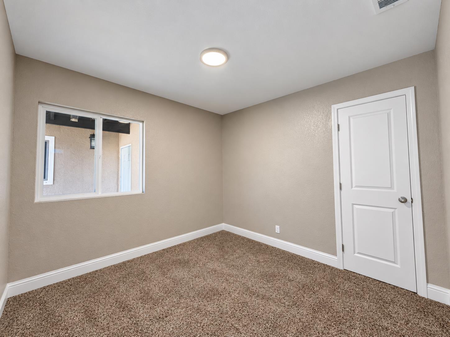 8575 7Th St, San Joaquin, CA 93660