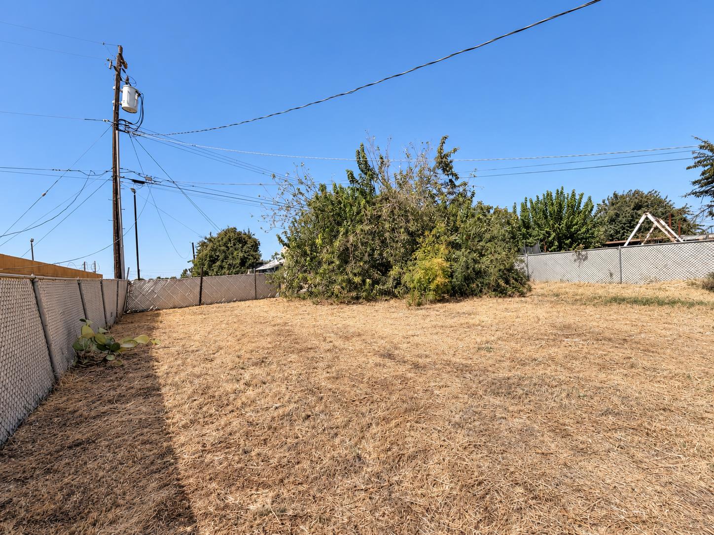 8575 7Th St, San Joaquin, CA 93660