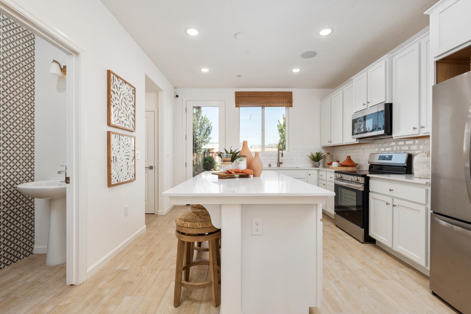 1524 Bloom Ln, Clovis, CA 93619