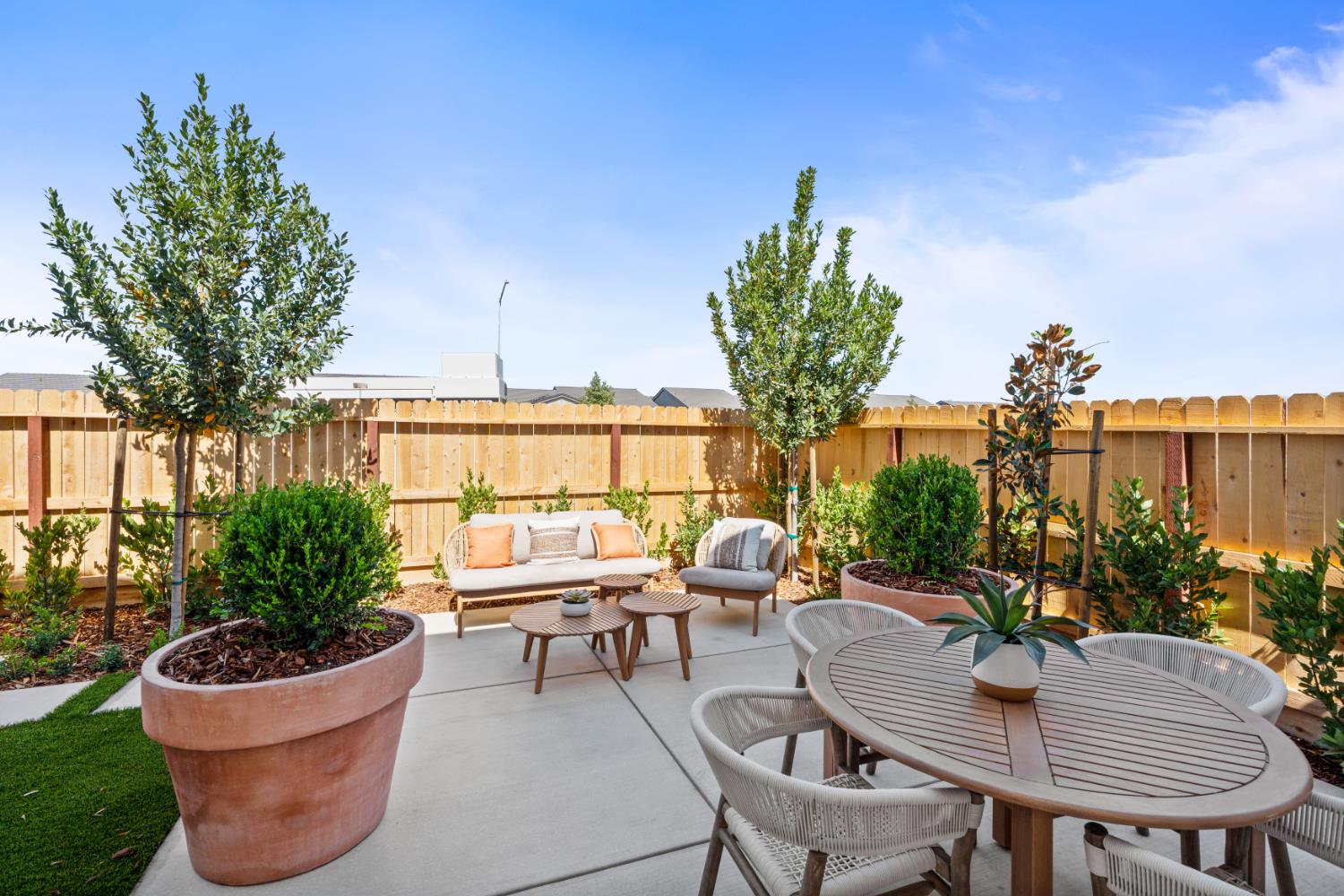 1500 Bloom Ln, Clovis, CA 93619