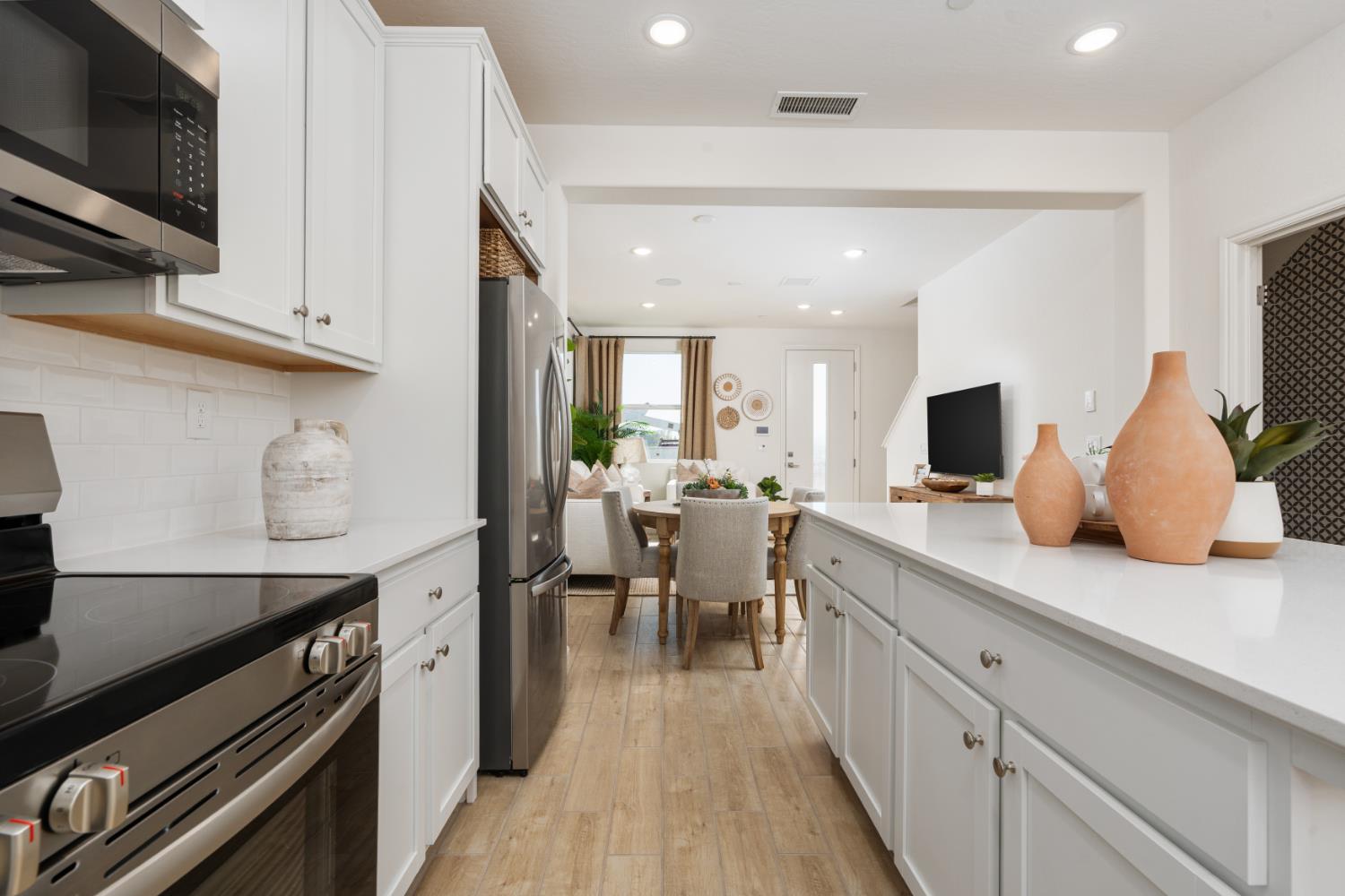 1464 Bloom Ln, Clovis, CA 93619