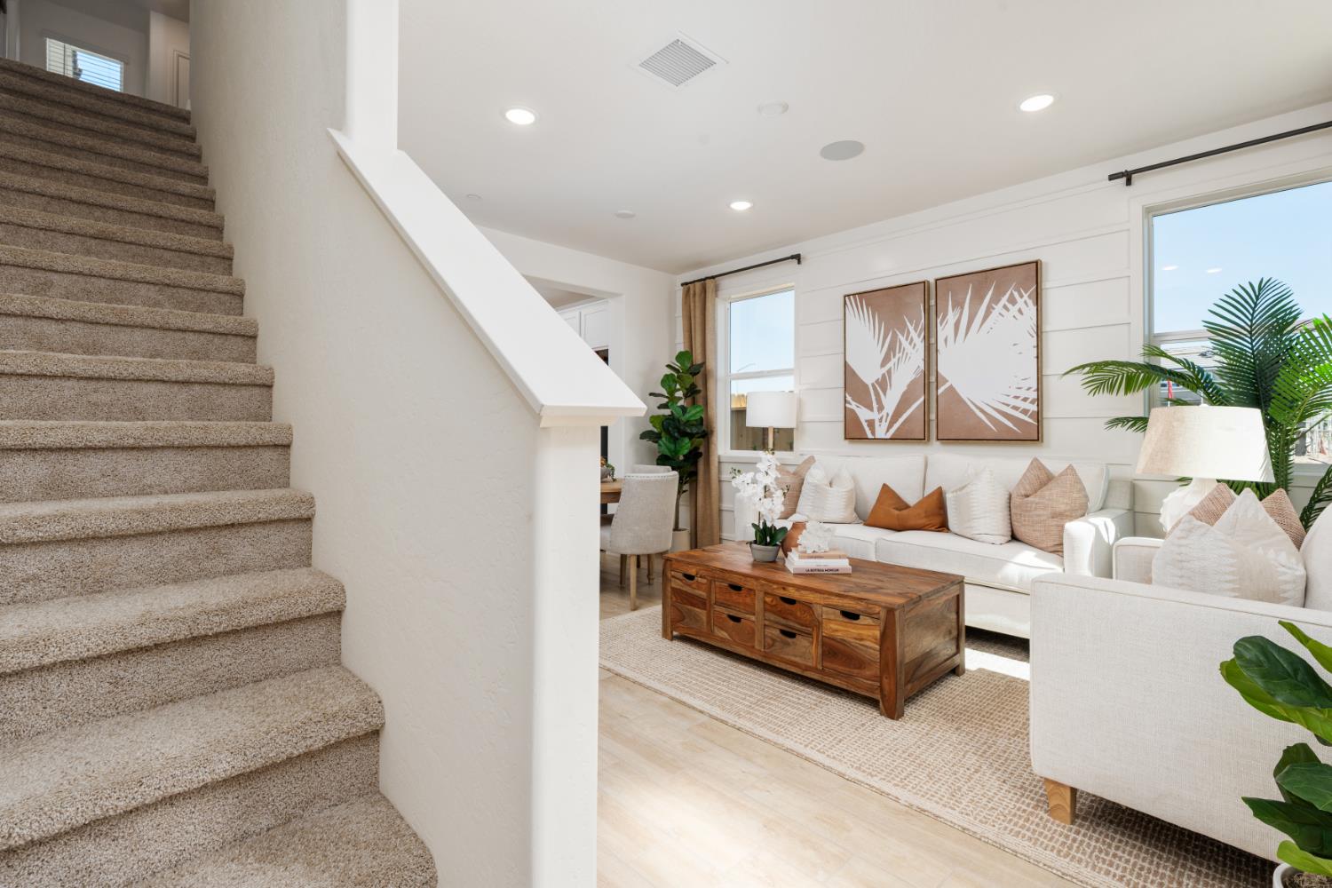 1464 Bloom Ln, Clovis, CA 93619