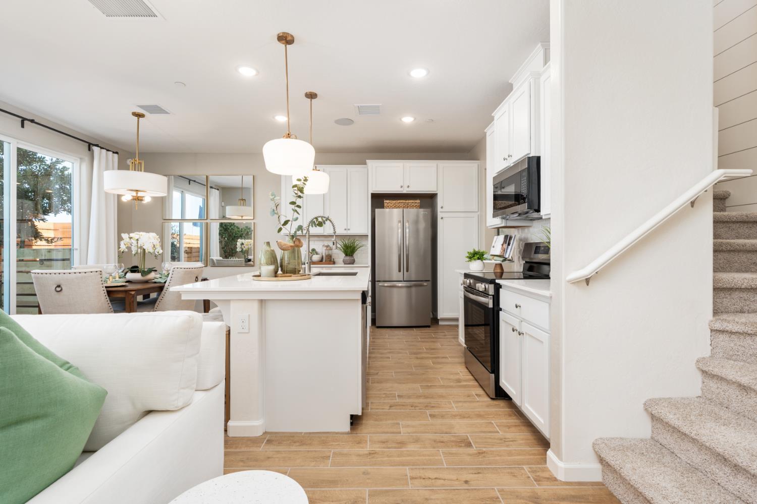 1494 Bloom Ln, Clovis, CA 93619