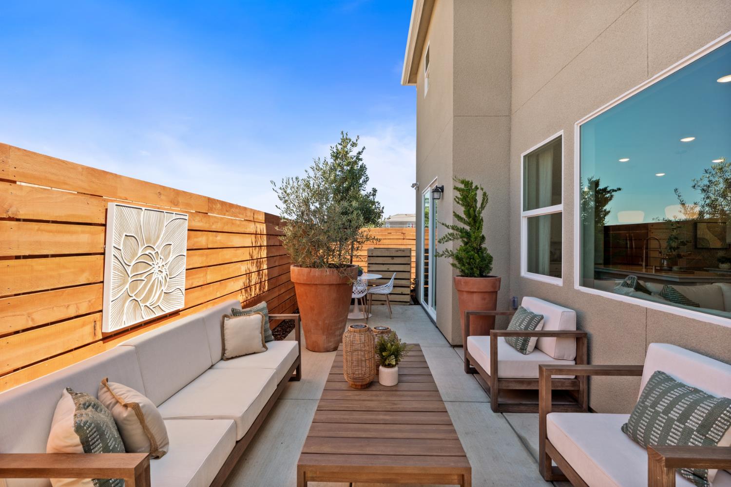 1536 Bloom Ln, Clovis, CA 93619