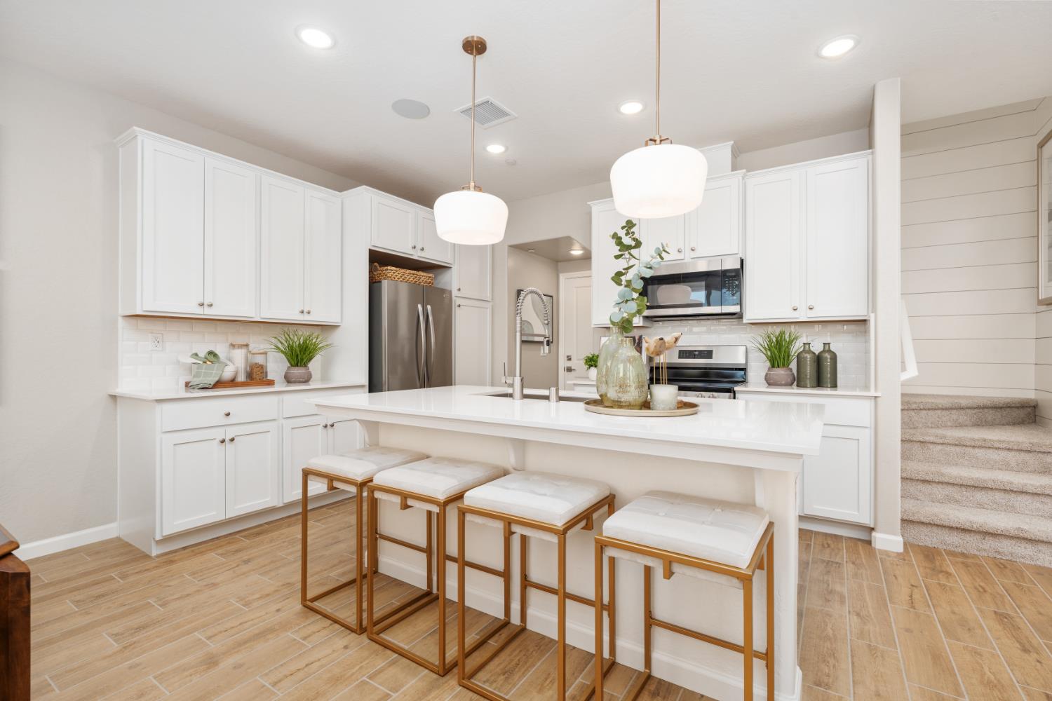 1518 Bloom Ln, Clovis, CA 93619