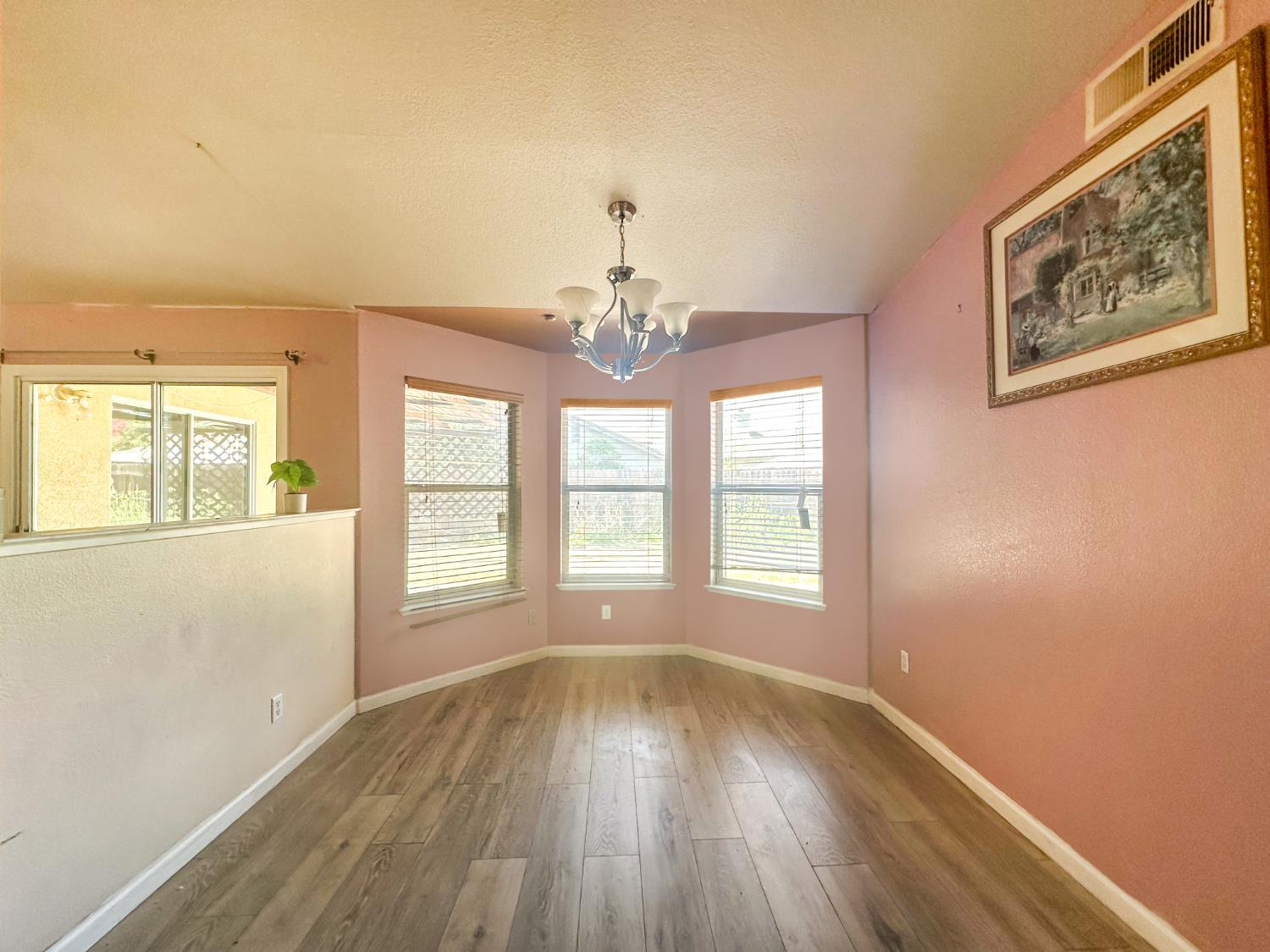 5457 N Ensanada Ave, Fresno, CA 93723